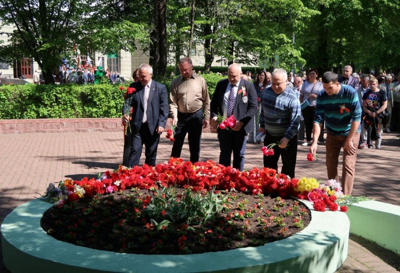 Работники АТФ на митинге, посвященном 73-й годовщине Победы в Великой Отечественной войне
